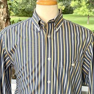 Orvis Striped Wrinkle Free Dress Shirt. Medium.